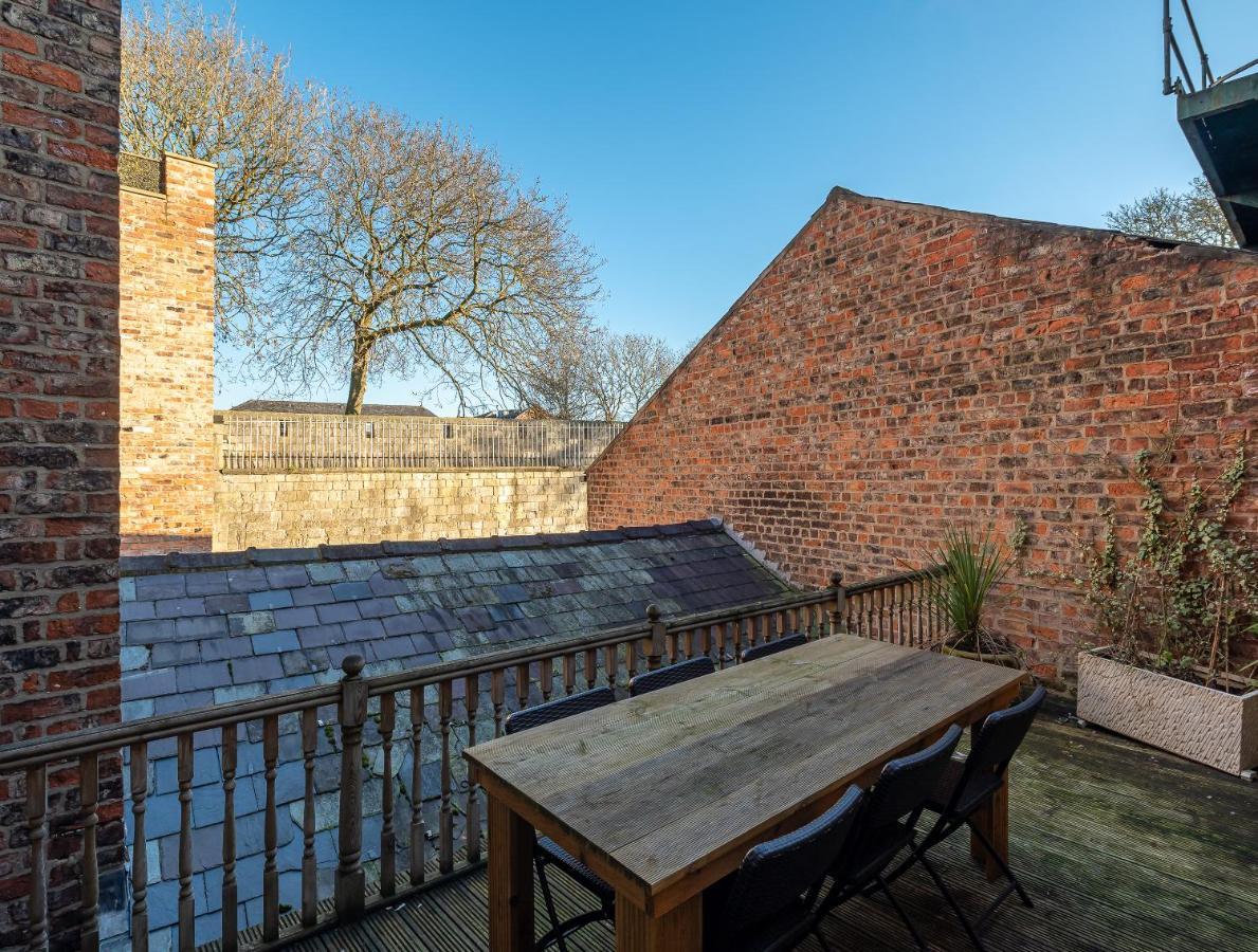 Roman Walls View York Exterior foto