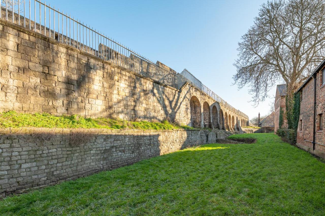 Roman Walls View York Exterior foto